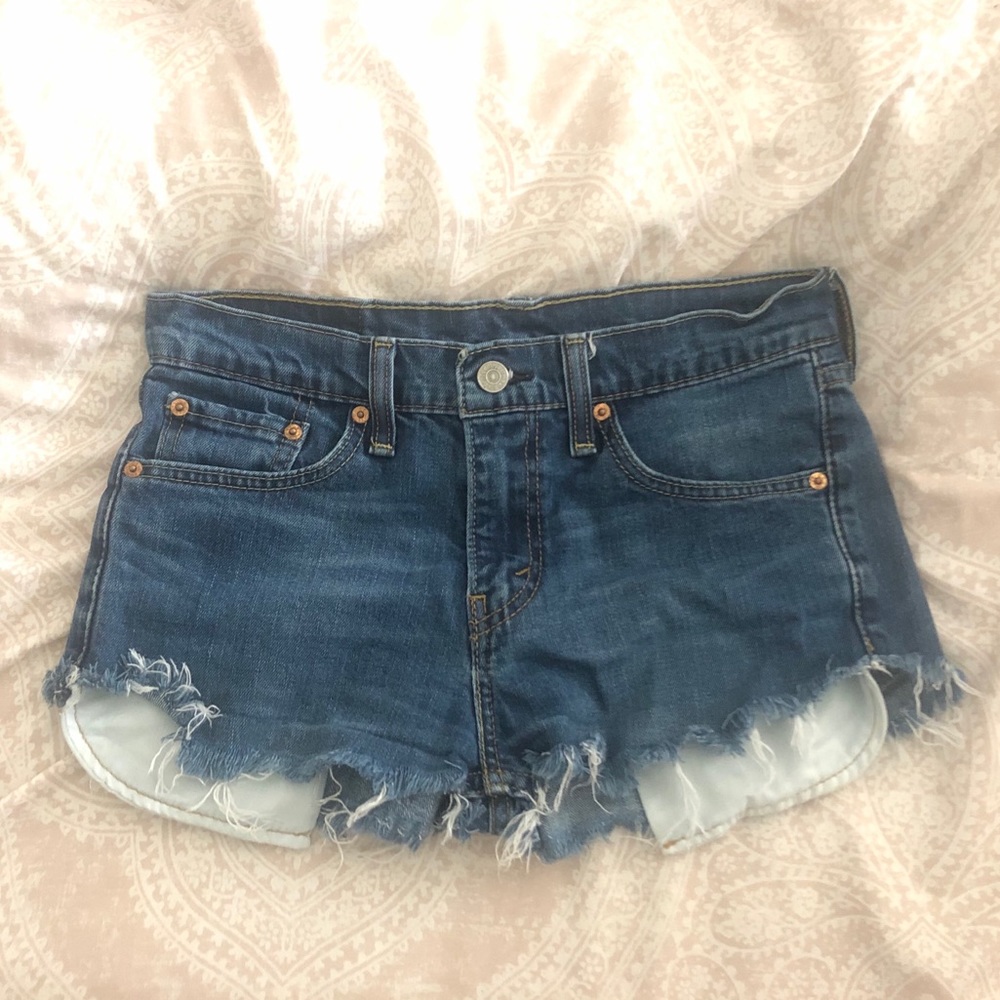 Vintage Levi’s cut off shorts
